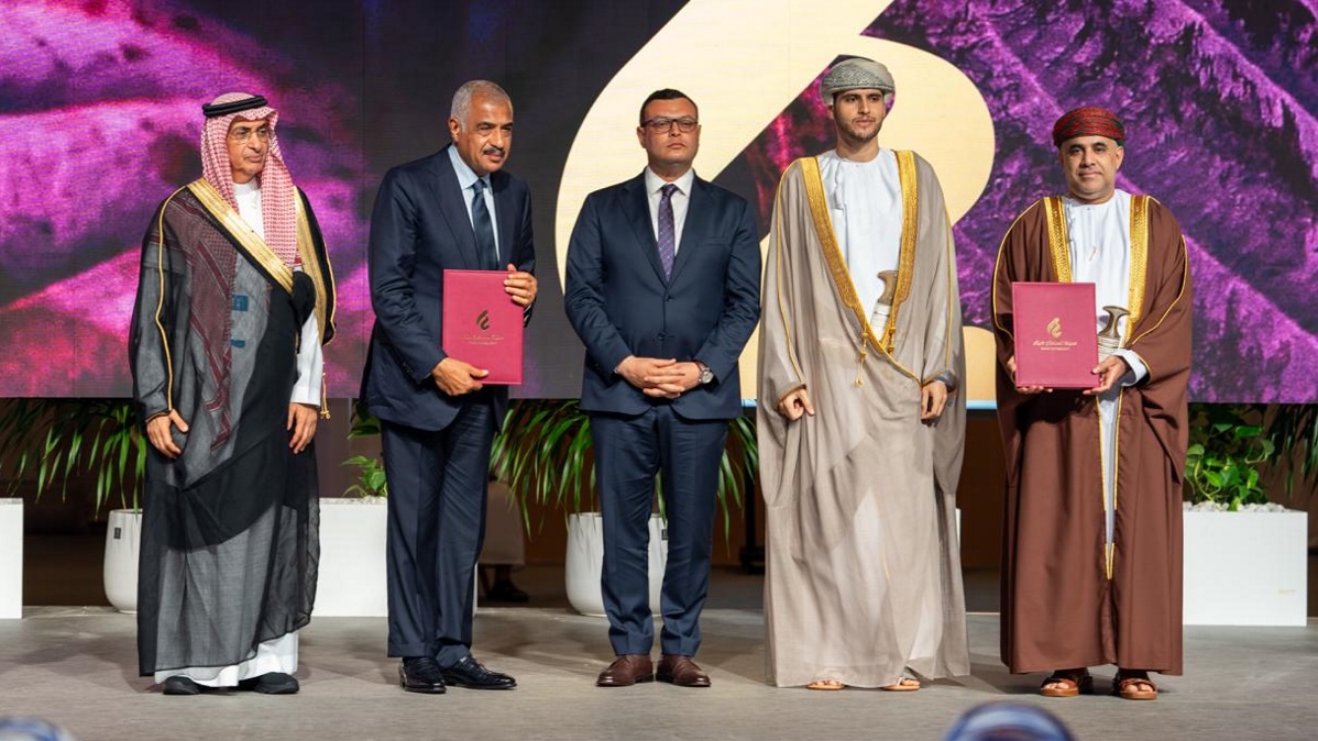 مجموعة طلعت مصطفى السعودية توقع إتفاقية مع وزارة الإسكان بسلطنة عمان