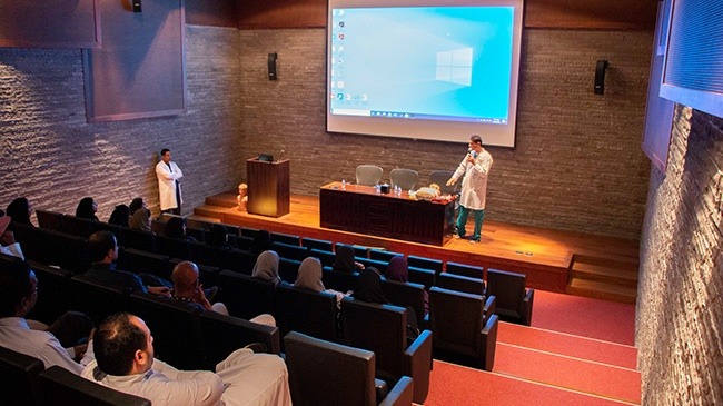 فريق المهيدب يقوم بجلسة توعية بالصحة والسلامة مع مستشفى الملك فهد التخصصي